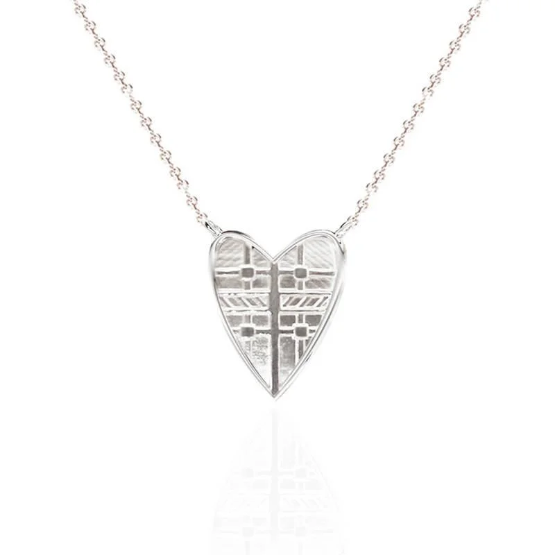 pearl pendant necklaces for women-Tartan Solid Heart Necklace in Silver