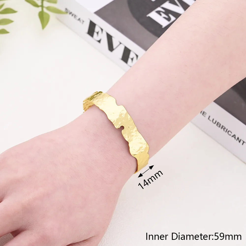 Irregular Hammer Feeling Open-Ended Bracelet (Gold)