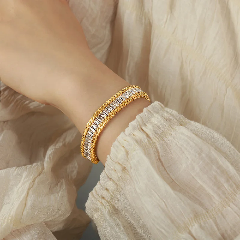 E040-Gold Bracelet