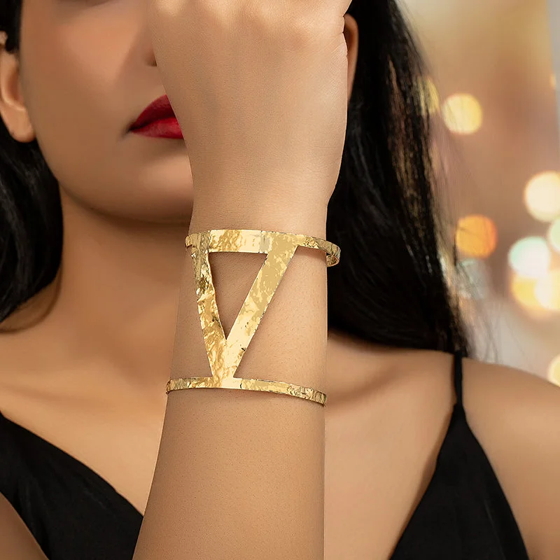 gold bracelets for women-Exaggerated Oversized Geometric Alloy Plating Gold Plated Women's Bangle