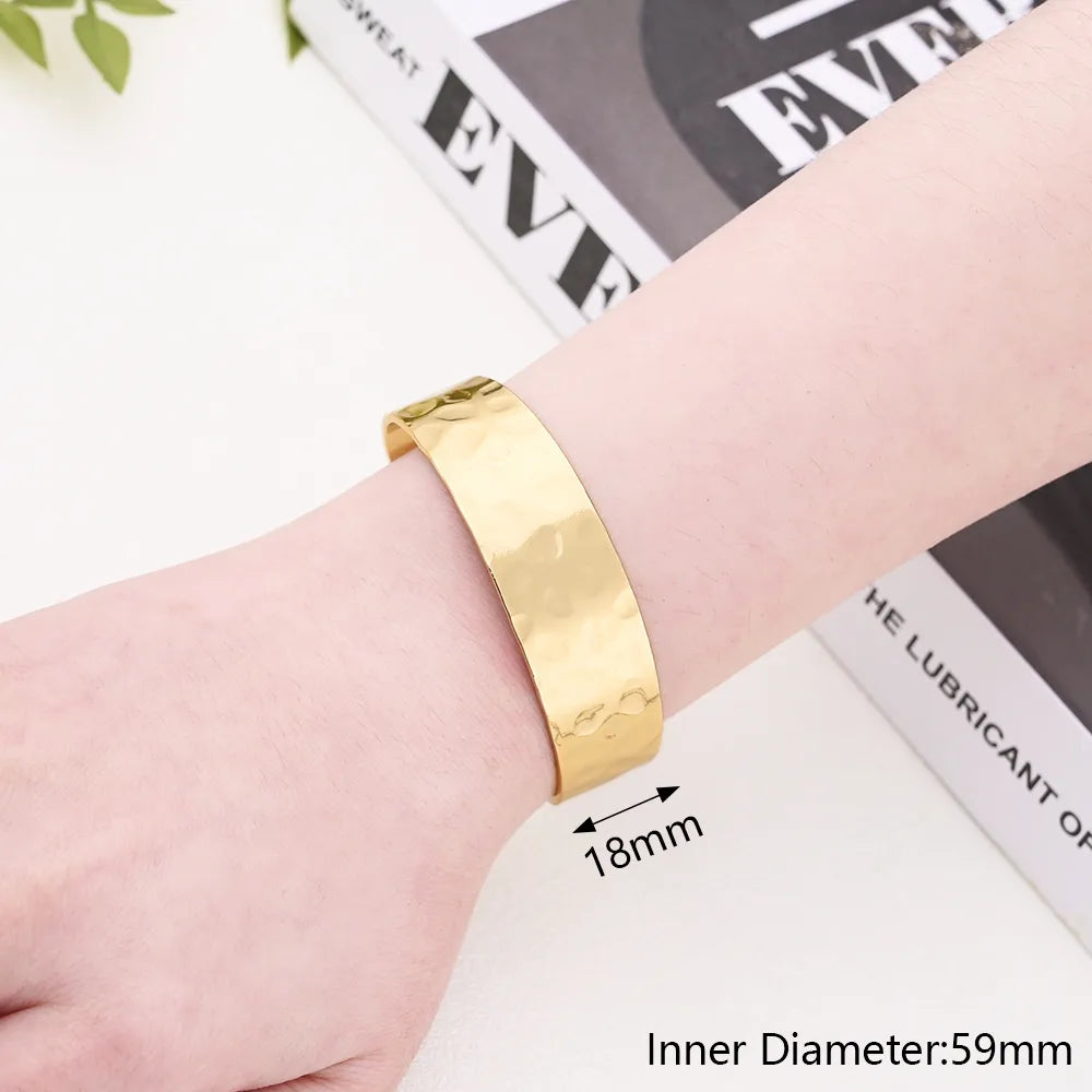 Particle Concave Open-Ended Bracelet (Gold)