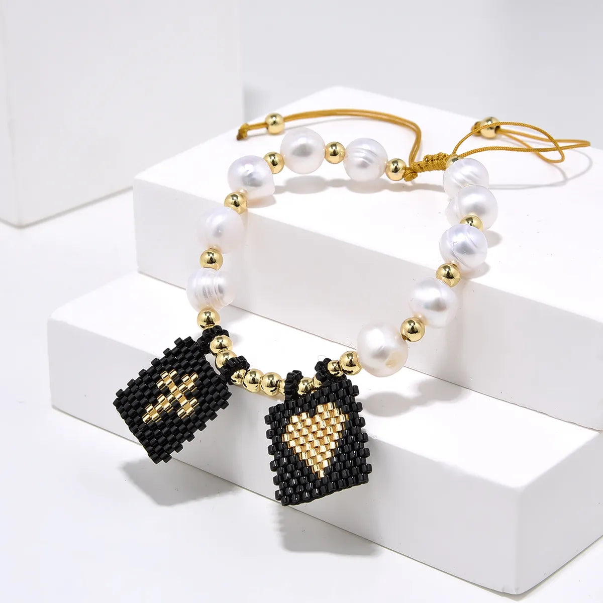 heart-shaped bangles for women-Elegant Simple Style Classic Style Cross Heart Shape Freshwater Pearl Plating Gold Plated Women's Bracelets