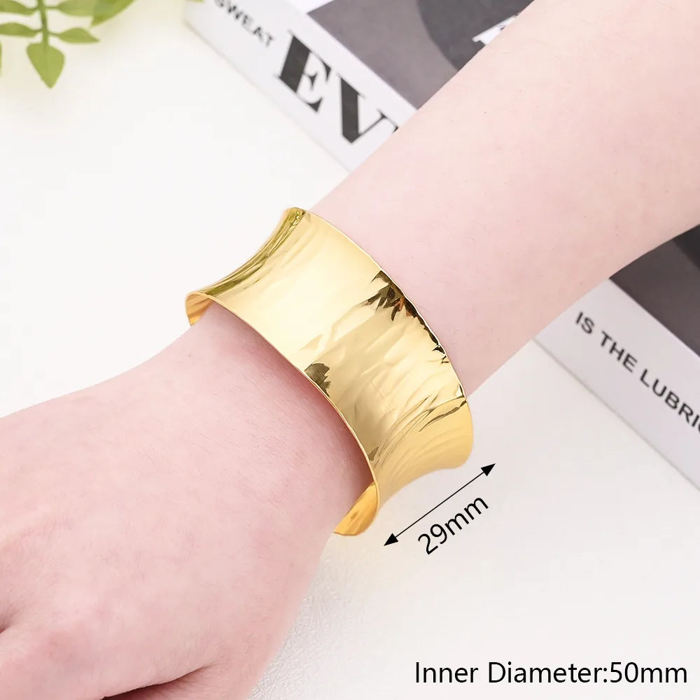 Concave Open-Ended Bracelet (Gold)