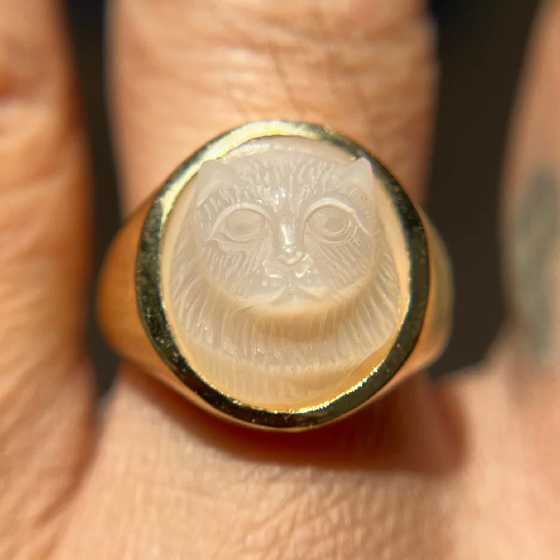 vintage style rings for women-Sassy Cat Signet