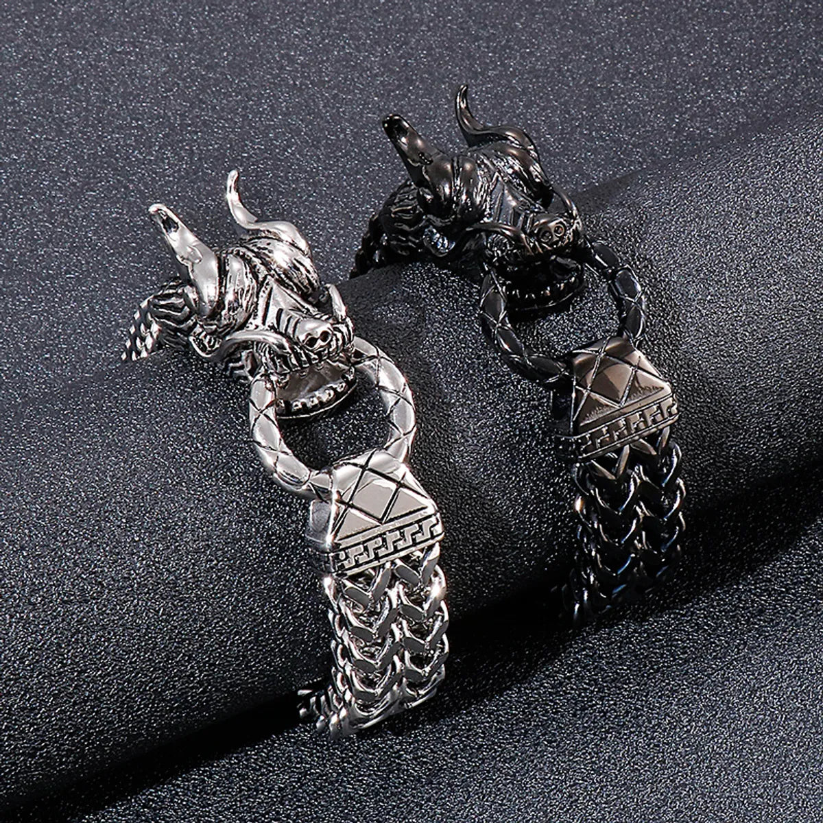 fashion bracelets for women-Hip-hop Simple Style Classic Style Dragon Titanium Steel Plating 18k Gold Plated Men's Bracelets