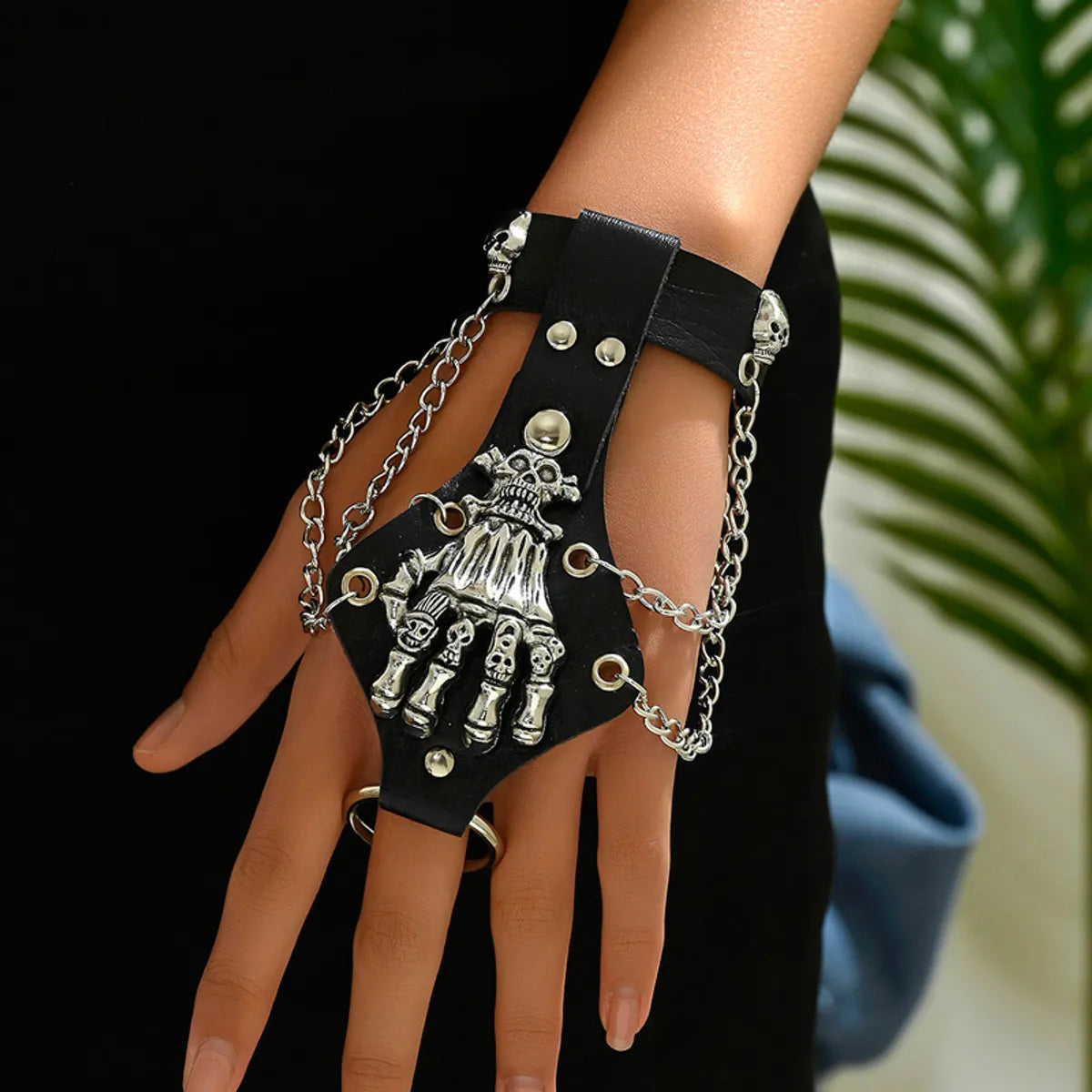 classic gold bangles for women-Punk Hand Skull Alloy Leather Unisex Bracelets