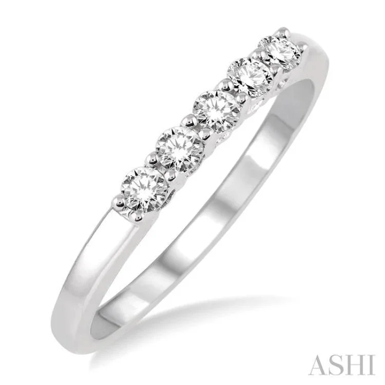 promise rings for women-1/4 Ctw Round Cut Diamond Wedding Band in 14K White Gold