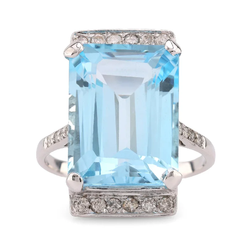 vintage rings for women-Mid Century French 12 Carat Aquamarine Diamond 18K White Gold Cocktail Ring